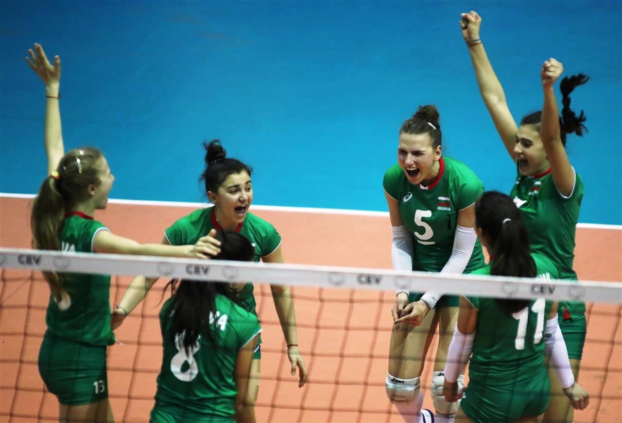 Националният волейболен отбор на България за девойки до 17 години