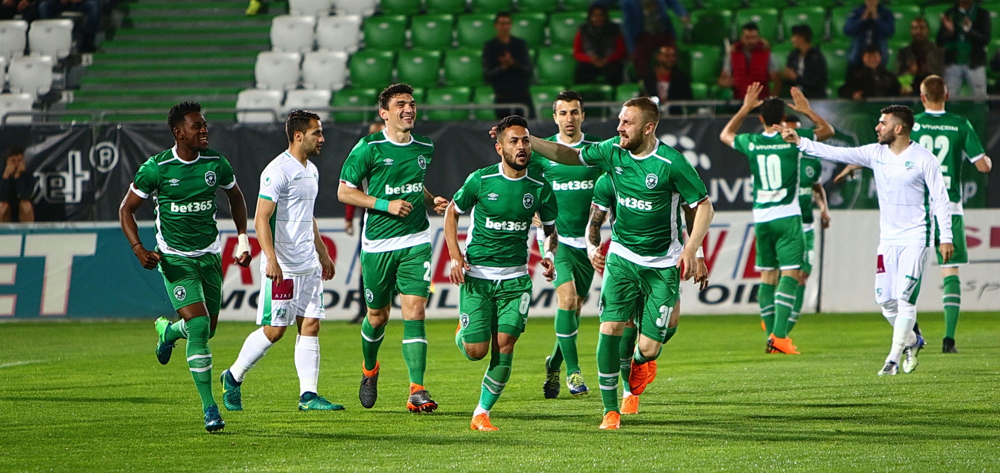 Шампионът и лидер в класирането Лудогорец може да направи поредна