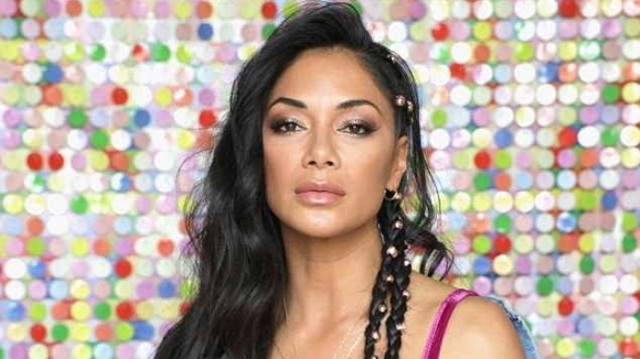 Никол Шерцингер отново привлече вниманието върху себе си с ярки