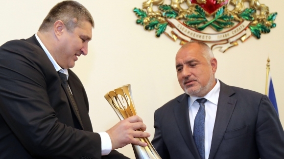 Вицепрезидентът на Българската федерация по волейбол и бивш национал Любо