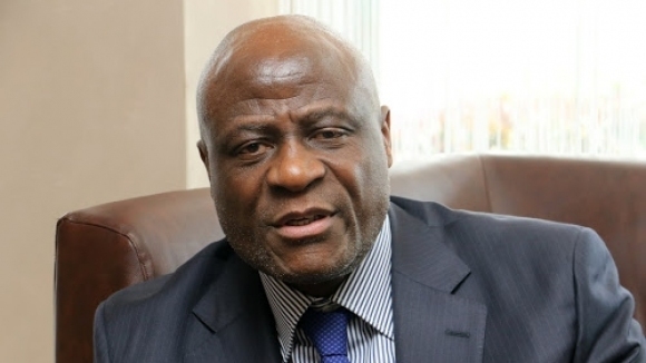 Членът на Съвета на ФИФА Констант Омари беше арестуван по