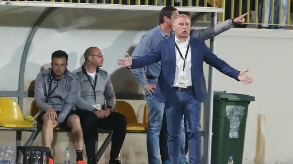 Старши треньорът на Ботев Пловдив Николай Киров остана крайно недоволен