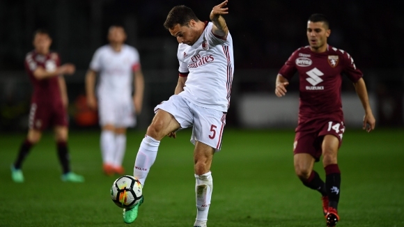 Отборите на Торино и Милан играят при резултат 0 0 в
