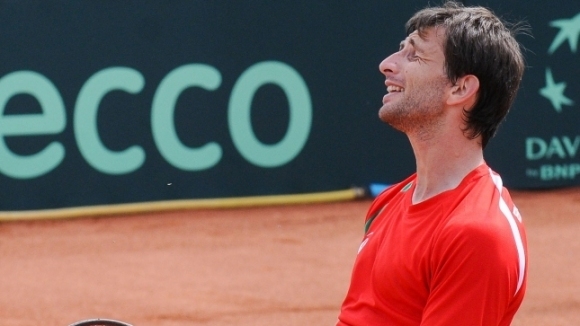 Александър Лазов отпадна във втория кръг на турнира по тенис