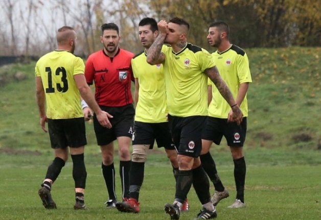 Отборът на Борислав Първомай победи с 3 2 Загорец Нова Загора