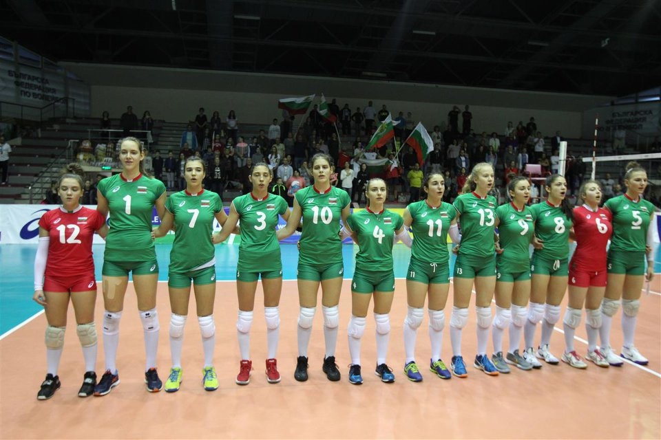 Националният отбор на България за девойки под 17 години излиза срещу непобедения