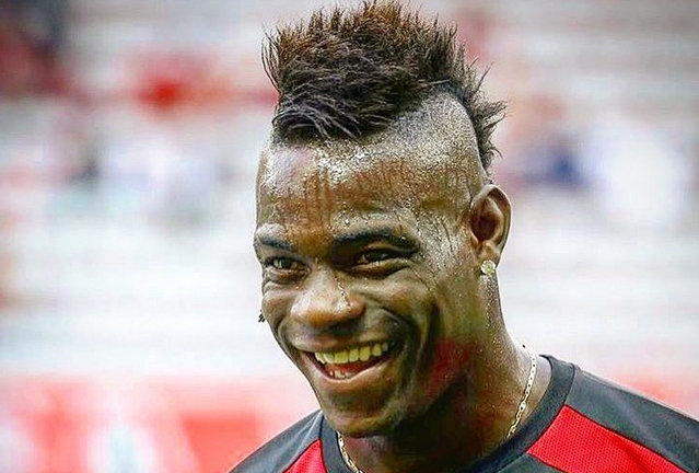 Ексцентричният италиански нападател Марио Балотели обяви че напуска Ница след