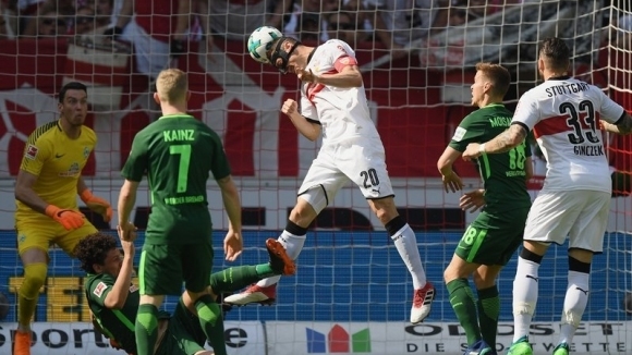 Отборът на Щутгарт спечели с 2 0 срещу гостуващия Вердер Бремен