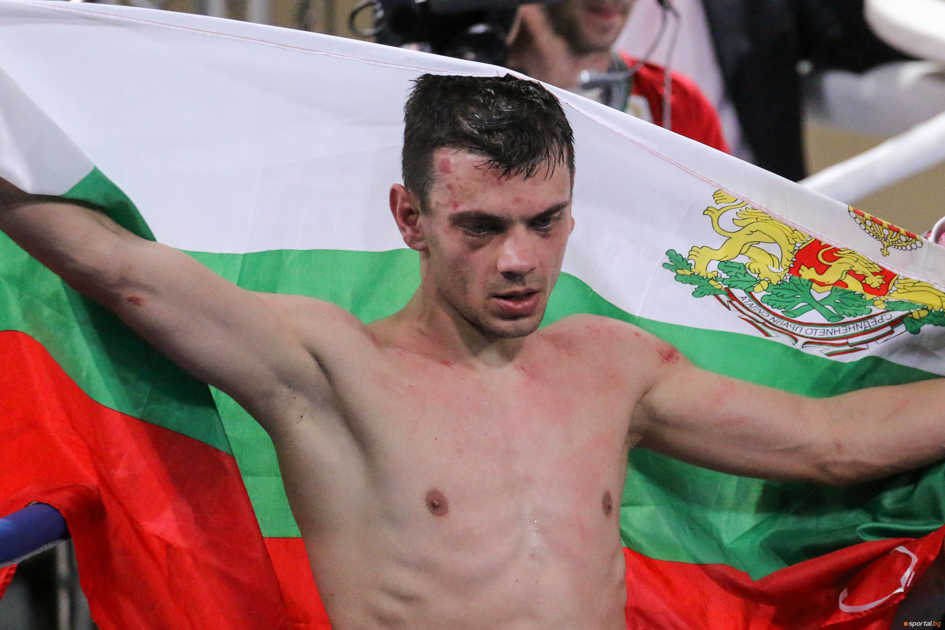 Професионалният ни боксьор Данаил Станоев спечели континенталната титла на славянските