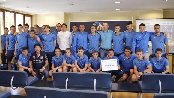 ПФК Левски представи отборът на сините до 17 години който