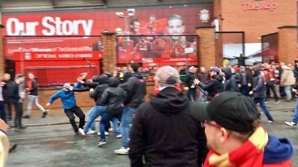 Футболен клуб Рома разпространи официално изявление с което заклейми поведението