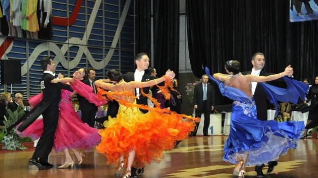 Престижното състезание по спортни танци Купа Бургас ще събере световния