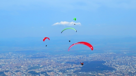 Тази седмица над София ще се проведе чудно парапланеристко състезание