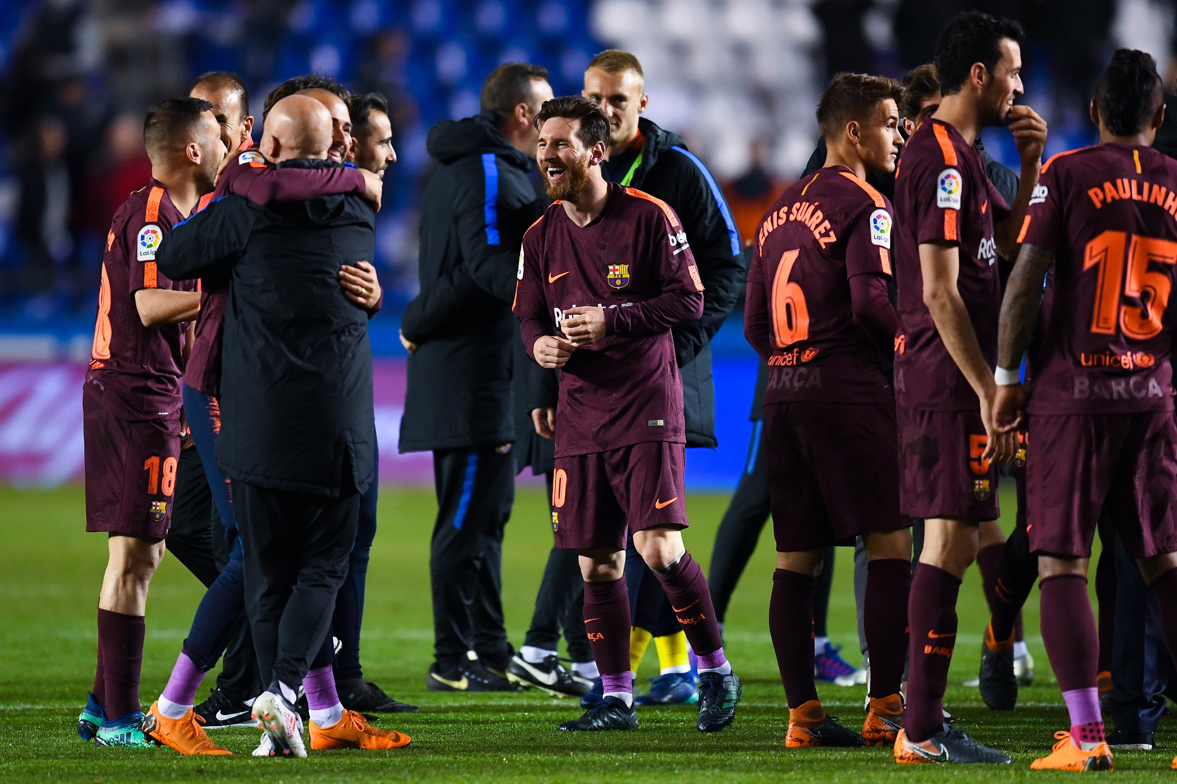 Президентът на Барселона Джосеп Мария Бартомеу поздрави феновете на отбора