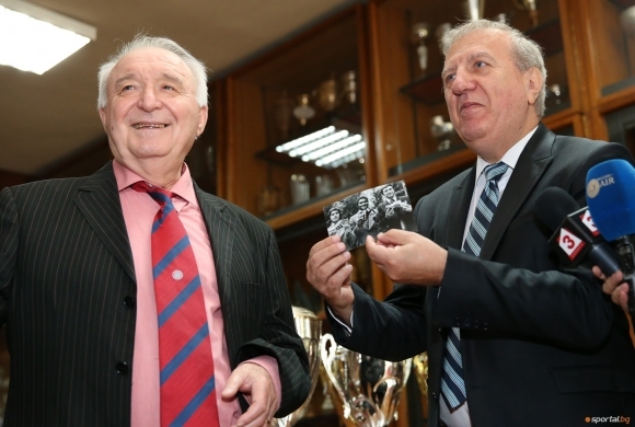 Легендарният голмайстор на ЦСКА Петър Жеков е спокоен че рекордът