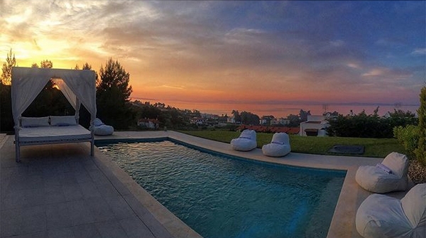 Волейболистът Теодор Салпаров и бременната му половинка актрисата Ралица