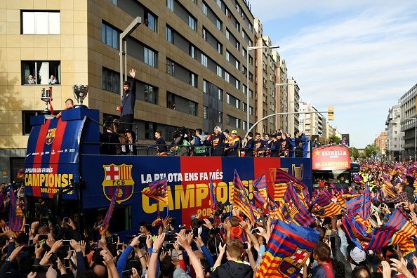 Привържениците на Барселона се насладиха на истинска фиеста по улиците