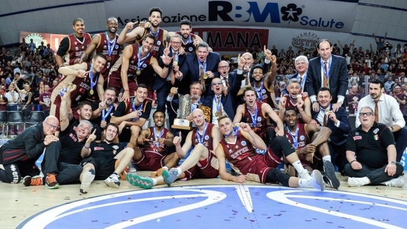 Отборът на Рейер Венеция спечели първи европейски трофей в клубната