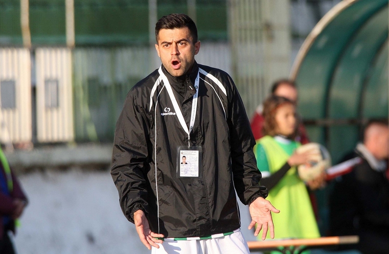 Старши треньорът на Вихрен Сандански Петър Златинов подаде оставка след