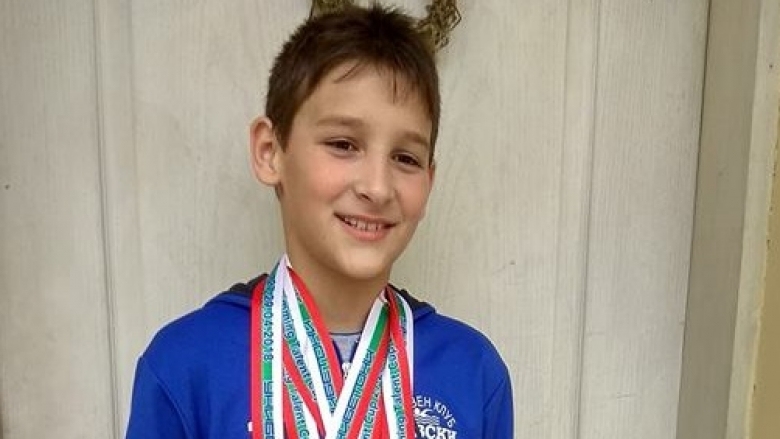 Семейството на Ивайло Стефанов обогати колекцията си от медали Този