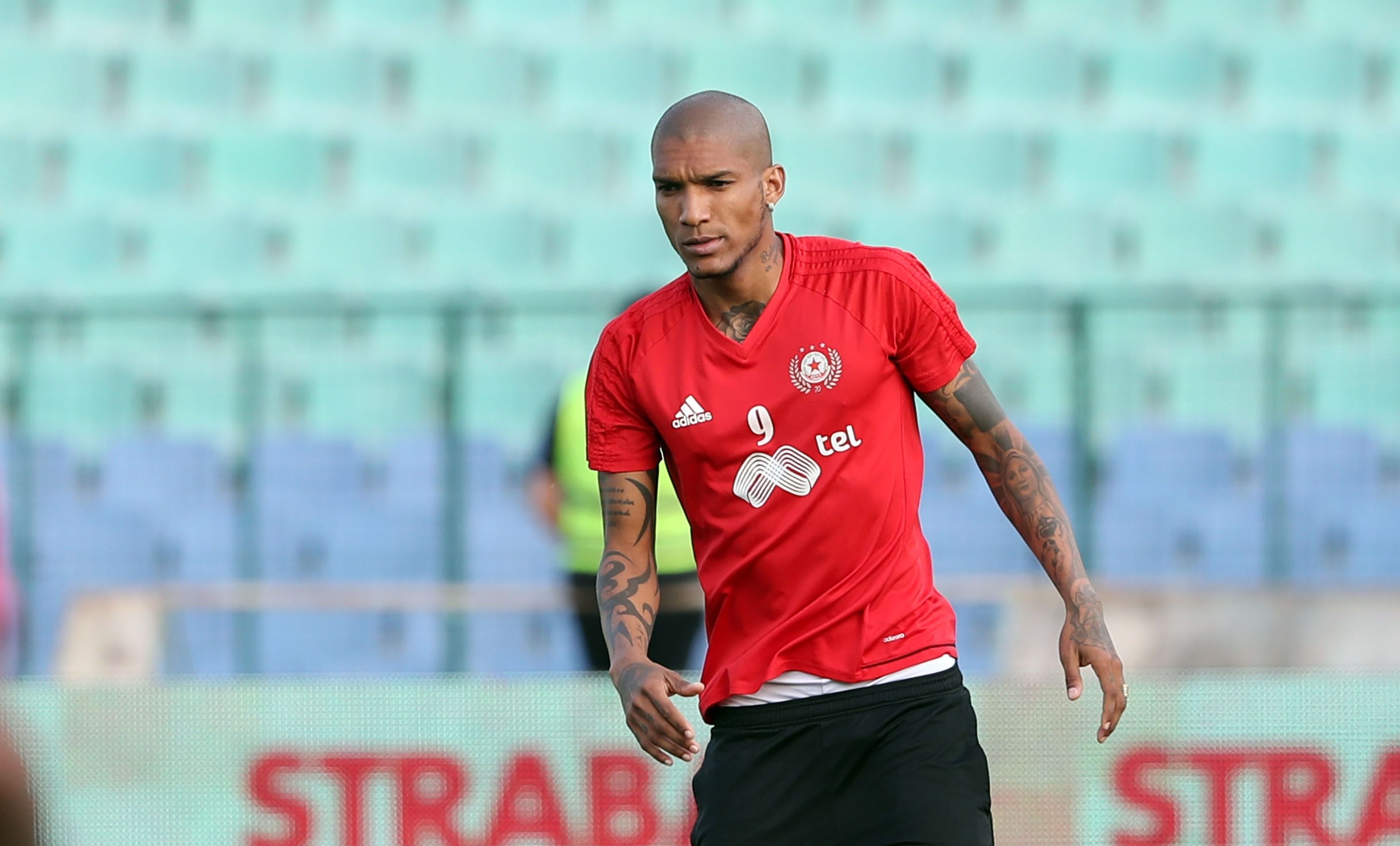 Бразилският гранд Коринтианс е поредният клуб който иска да привлече