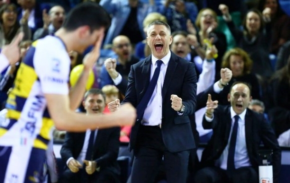 Треньорският пост в Модена Волей изглежда апетитна позиция за доста