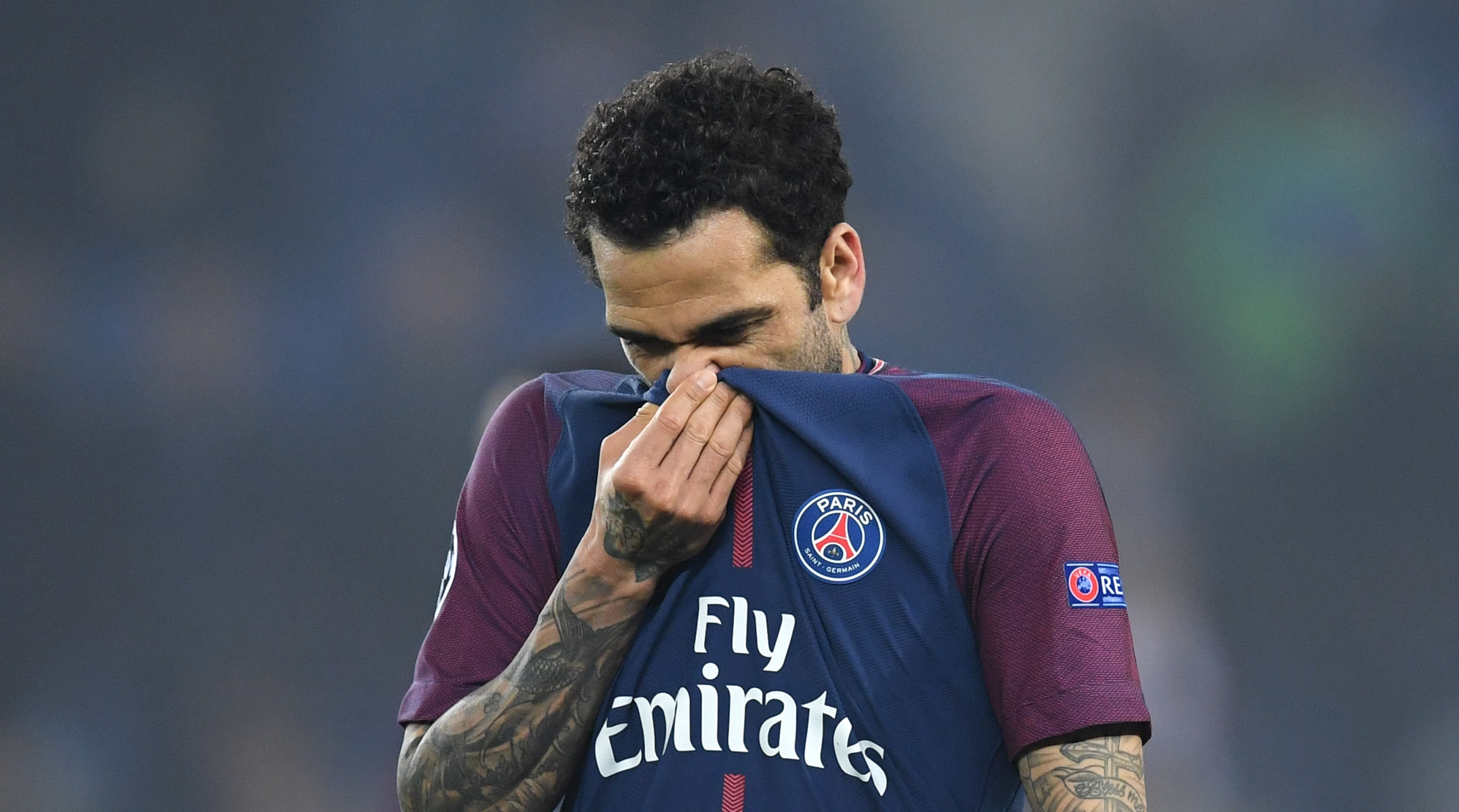 Бразилският защитник на Пари Сен Жермен Даниел Алвеш се нуждае