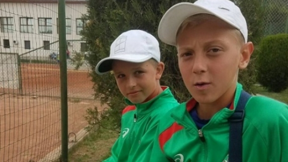 Три българчета ще играят на полуфиналите на турнира до 12