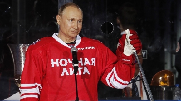 Руският президент Владимир Путин вкара пет гола в демонстративен мач