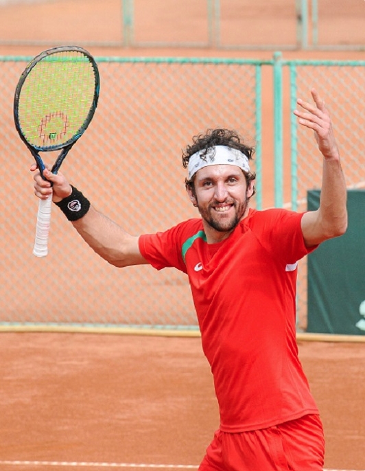 Васил Младенов се класира за финалната среща на двойки на