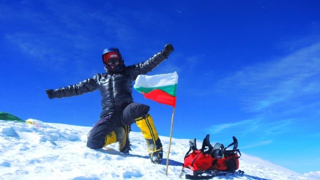 В пълен ход е операцията по издирването на българския алпинист