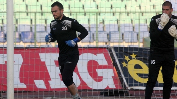 Илко Пиргов претърпя успешна операция на коляното Вратарят на Локомотив