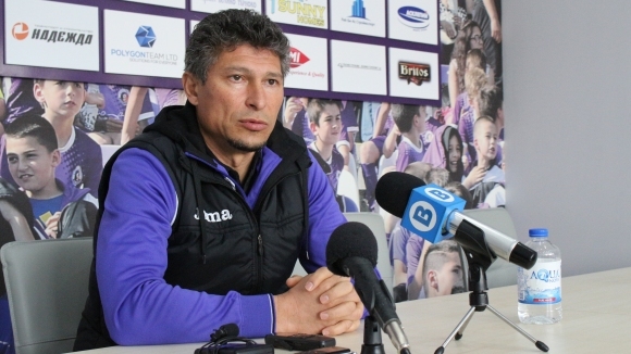 Главният мениджър на Етър Красимир Балъков даде интервю преди заминаването