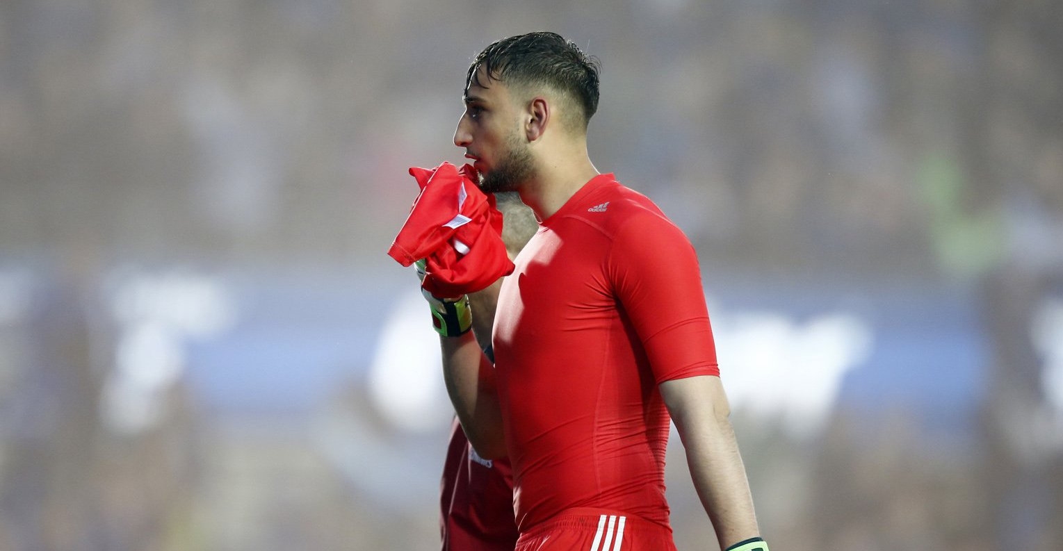 Вратарят на Милан Джанлуиджи Донарума си навлече гнева на феновете