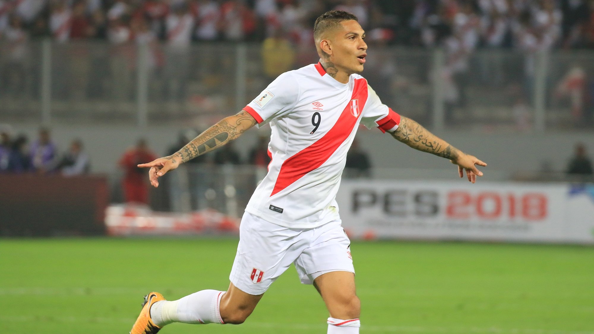 Футболната федерация на Перу потвърди, че капитанът Паоло Гереро ще