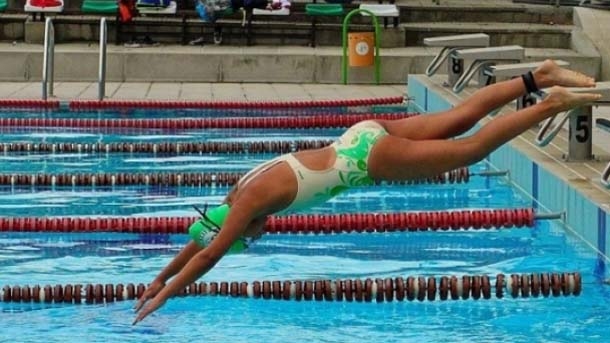 Рекордните 724 плувци от 46 клуба в това число гости