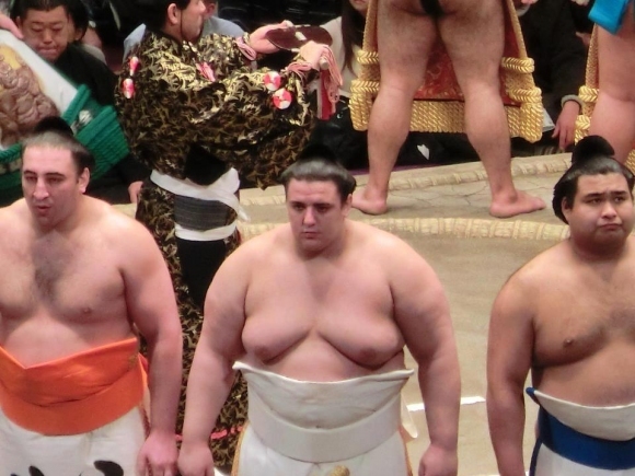 Българският сумист Даниел Иванов Аоияма стартира с две загуби участието