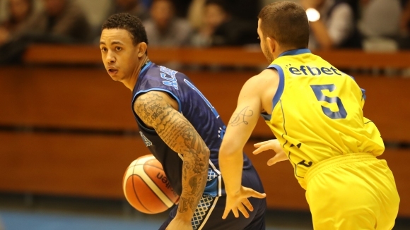 Президентът на Академик Бултекс 99 Васил Врачев и старши треньорът