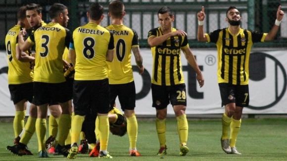 Отборите на Ботев Пловдив и Верея Стара Загора играят при