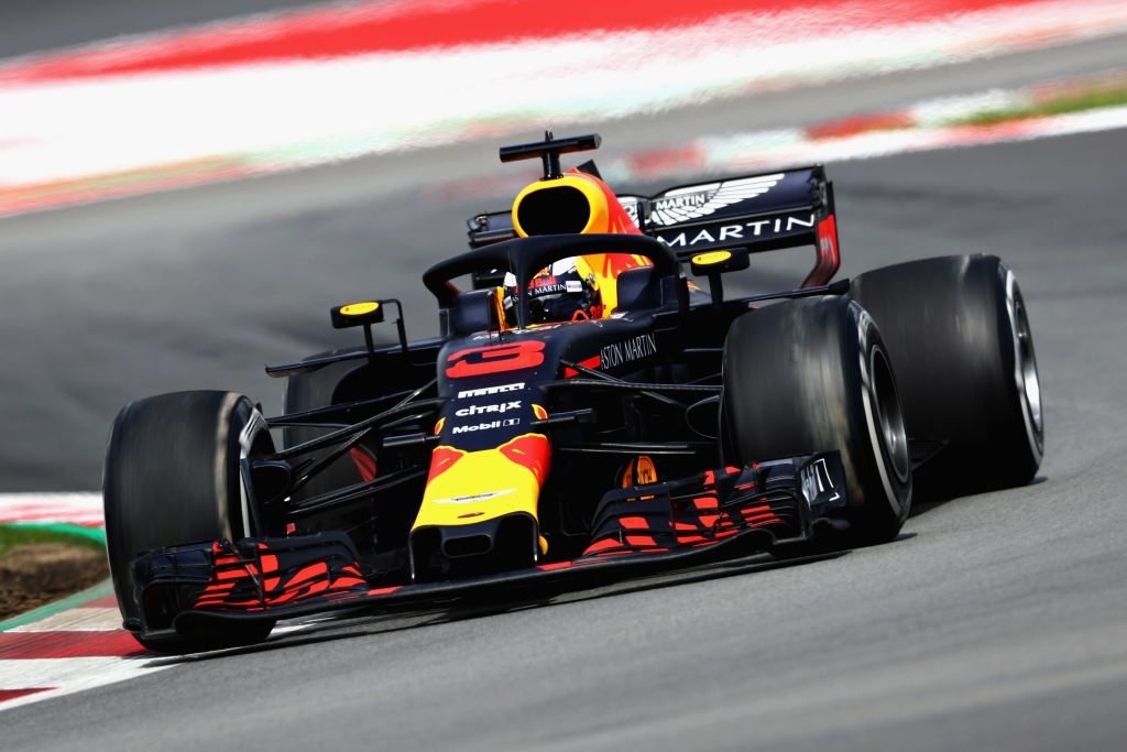 Започнаха двудневните тестове от Формула 1 в Барселона Люис Хамилтън