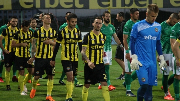 Дисциплинарната комисия към БФС глоби с по 1000 лева Ботев Пловдив