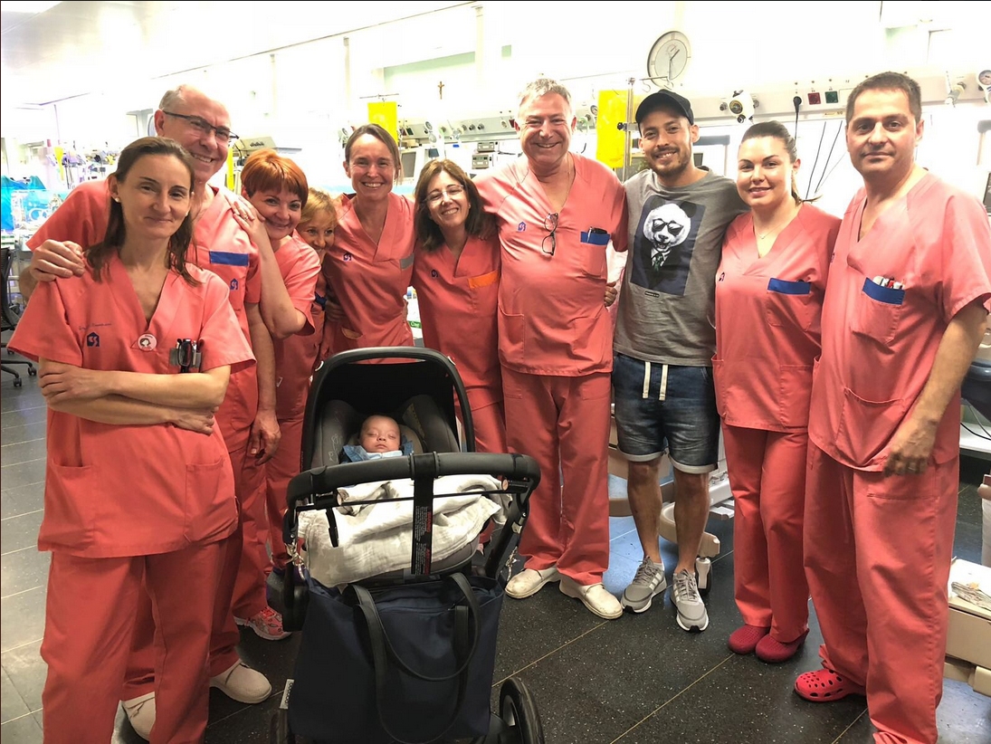 Испанските педиатри от болница Каса де Салюд спасиха живота на
