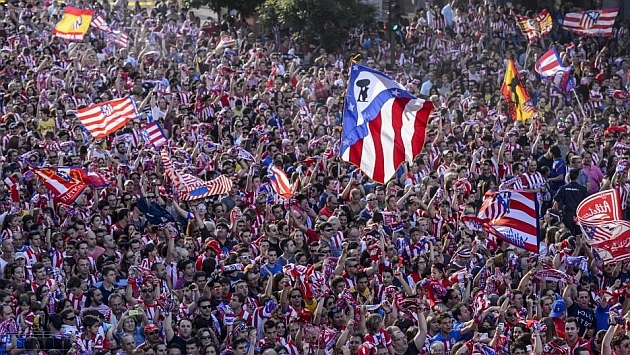Хиляди запалянковци на Атлетико Мадрид отпразнуваха спечелването на турнира Лига