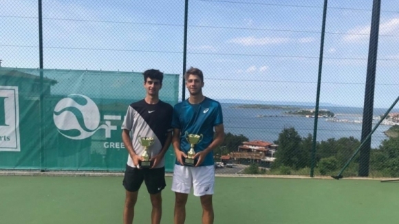 Младата надежда на родния тенис Алекс Донски и партньорът му