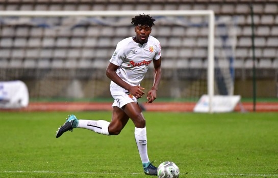 Рома е много близо до привличането на защитника на Ланс