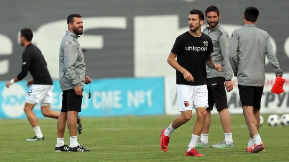 Левият защитник на Локомотив Пловдив Димитър Велковски все още не