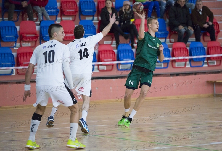 Отборът на Спартак Варна спечели първата среща от финала за