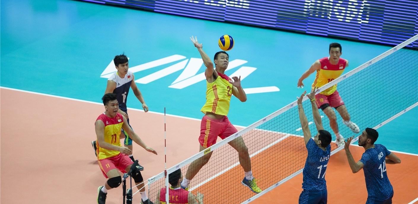 Националният тим на Китай записа първа победа във Волейболната лига