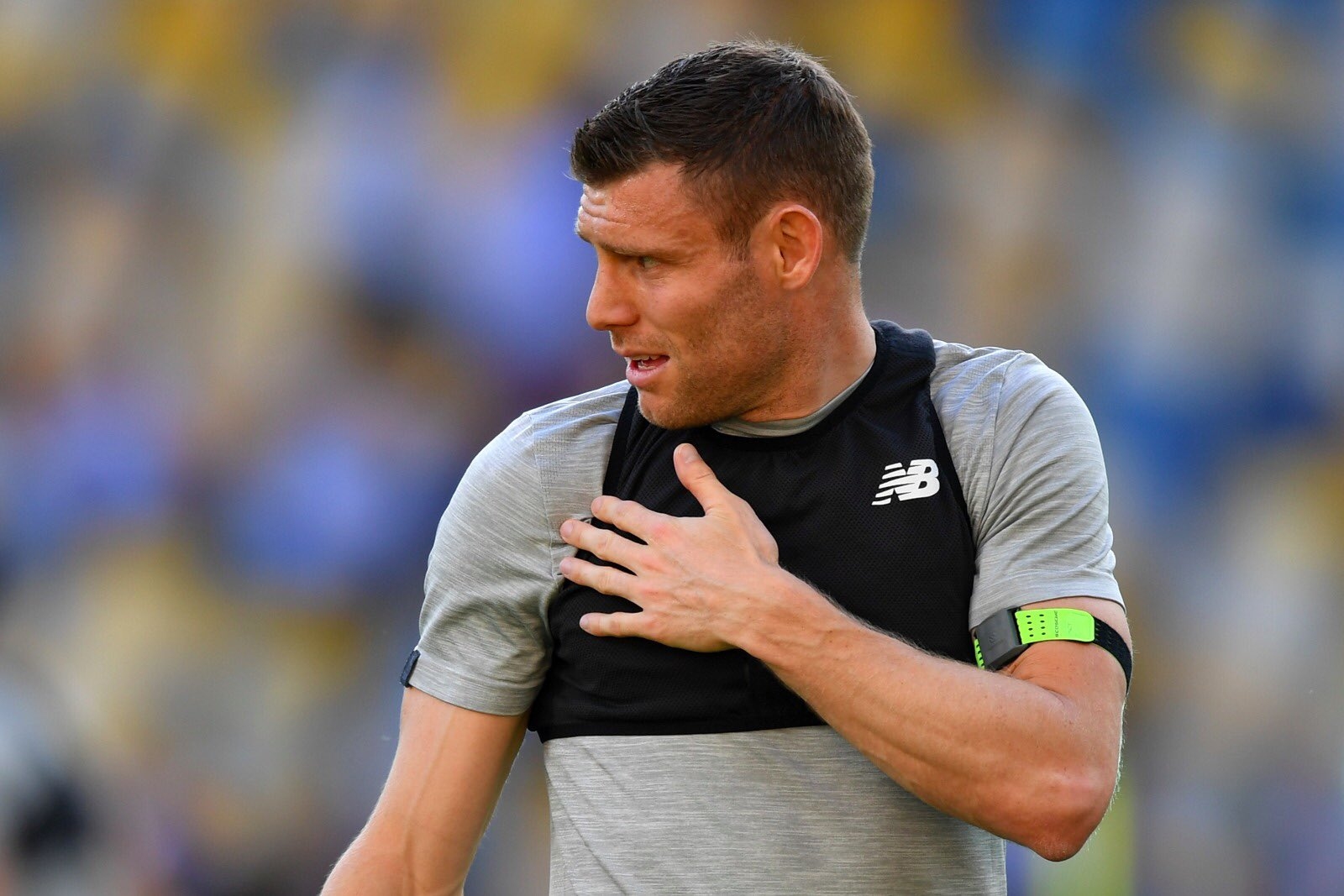 Полузащитникът на Ливърпул Джеймс Милнър използва профила си в Туитър