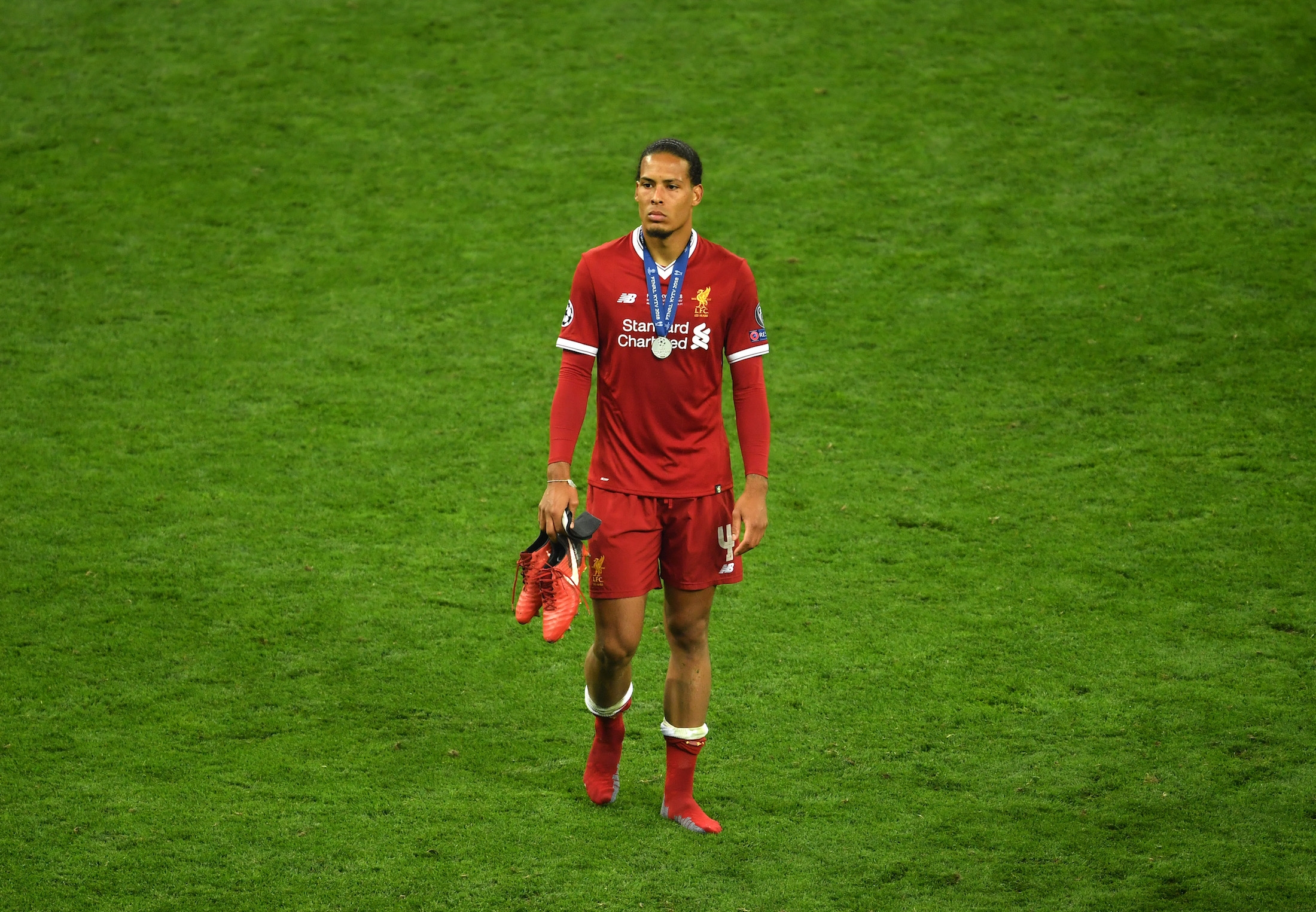 Рекордната покупка на Ливърпул Вирджил ван Дайк е разочарован защото